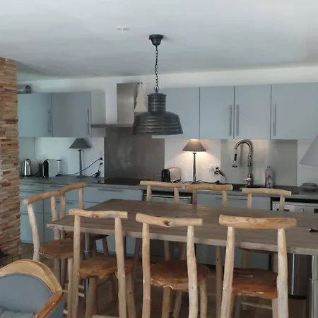 Spacious And Stylish Flat At The Foot Of The Mont-blanc Ideal For In Out Lejlighed